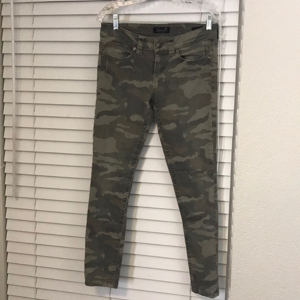 Seven 7 skinny camo pants